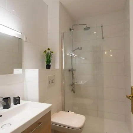#56 Staywizus - 2p Massena Close Promenade, Old Town, Ac * Niza